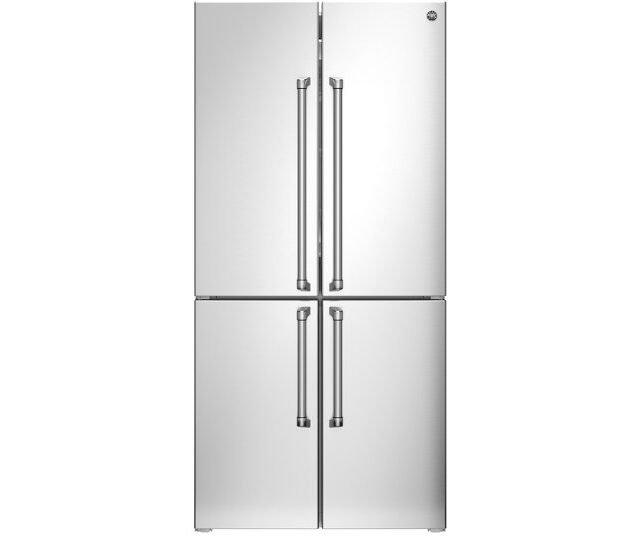 Bertazzoni 84 cm Multi Door koelkast vooraanzicht, roestvrijstalen uitvoering met vier deuren en stalen handgrepen