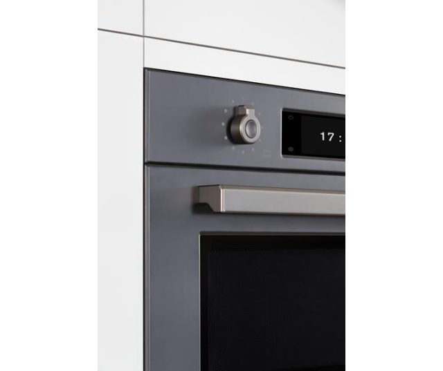 Bertazzoni FPRO6117CTN3 combi-stoomoven, detail bedieningsknoppen en gedeelte van digitaal display