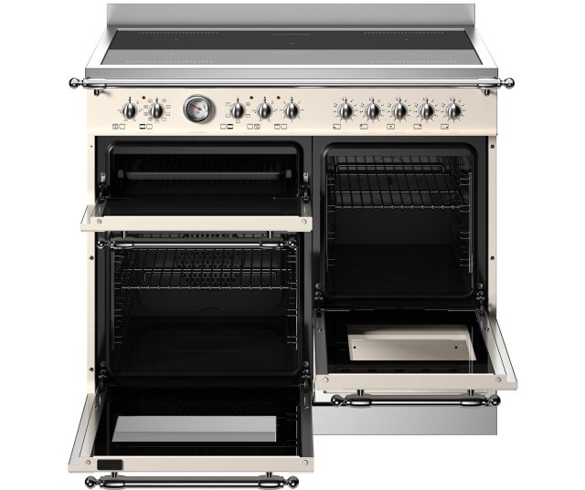 Bertazzoni HER105I3EAVT2 fornuis met geopende ovendeurs en uitschuifbare lade