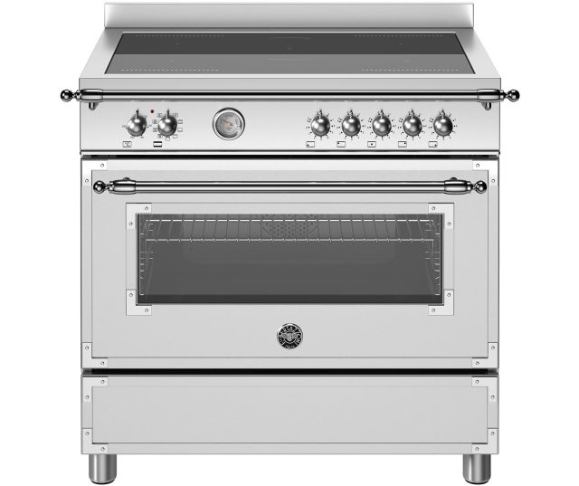 Bertazzoni HER95I1EXT2 elektrisch fornuis vooraanzicht met inductiekookplaat, bedieningspaneel en geopende ovenklep