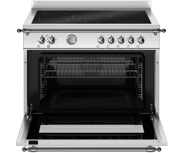 Bertazzoni HER95I1EXT2 fornuis met geopende ovenklep en zichtbare roosterrek en thermometer