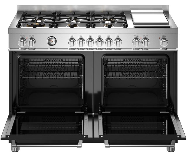 Bertazzoni MAS126G2ENET2 met geopende ovendeur toont oven interieur en roosters