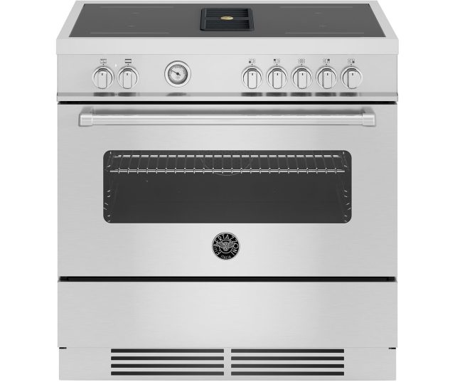 Bertazzoni MASCH94I1EXT fornuis met afzuiging, vooraanzicht met kookplaat, bedieningsknoppen en gesloten ovenklep