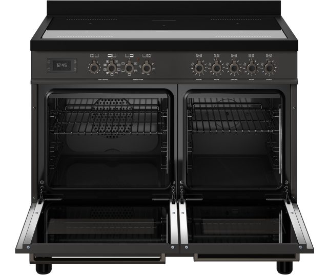 Bertazzoni PRO105I2ECAT2 fornuis met geopende ovendeurs en uitschuifbare laden