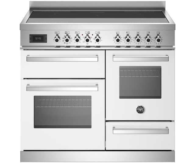 Bertazzoni PRO105I3EBIT2 fornuis vooraanzicht met inductiekookplaat, bedieningspaneel en twee ovens