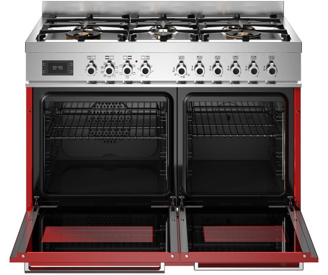 Bertazzoni PRO106L2EROT2 fornuis met geopende ovendeuren waaronder uitschuifbare kratten in rood en zwart