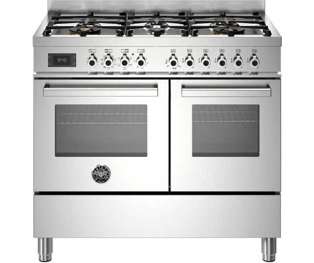Bertazzoni PRO106L2EXT2 fornuis vooraanzicht met zes gasvlammen, bedieningspaneel en dubbele oven