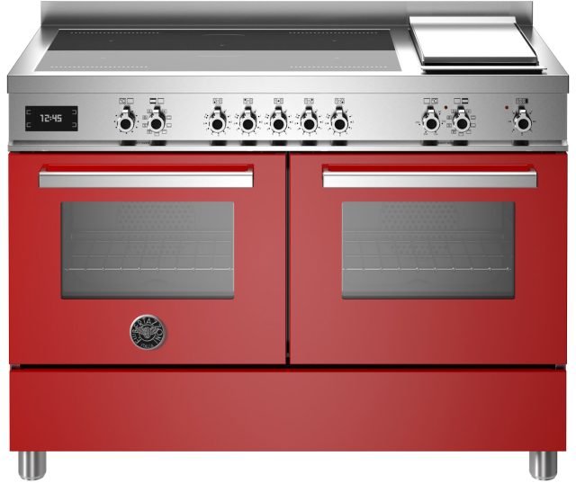 Bertazzoni PRO125I2EROT2 fornuis vooraanzicht, rood met rvs kookplaat, twee ovens en bedieningsknoppen