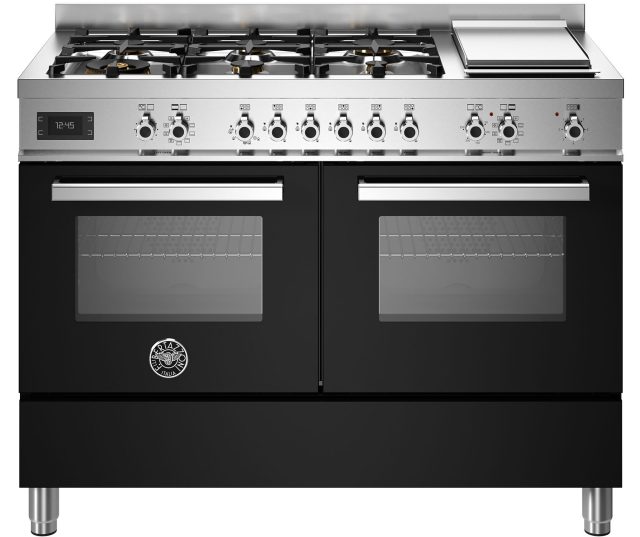 Bertazzoni PRO126G2ENET2 fornuis vooraanzicht met zes gasvlammen, elektrisch grijplaat, dubbele oven en bedieningspaneel