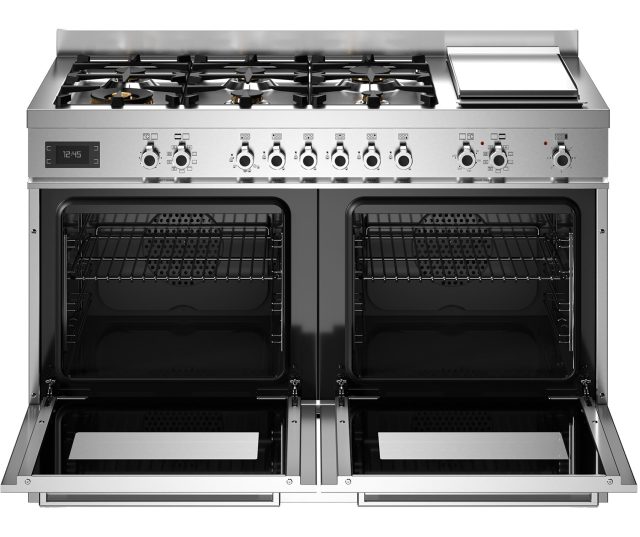 Bertazzoni PRO126G2EXT2 fornuis met geopende ovendeuren en uitschuifbare bakplaten