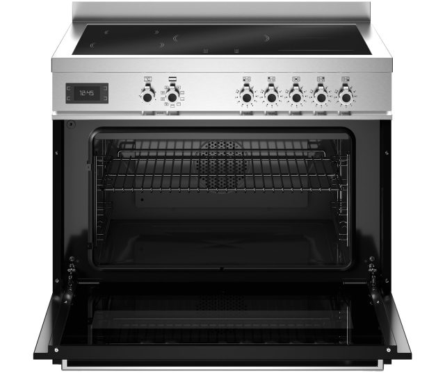 Bertazzoni PRO95I1ENET2 fornuis met geopende ovendeur en zichtbaar interieur met roosterhaken
