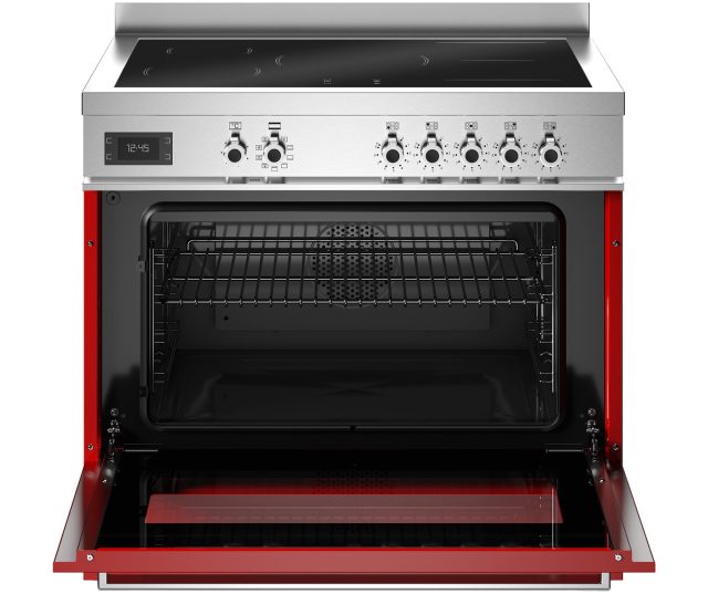 Bertazzoni PRO95I1EROT2 fornuis met geopende ovendeur, zichtbaar oveninterieur en uitschuifbare pan