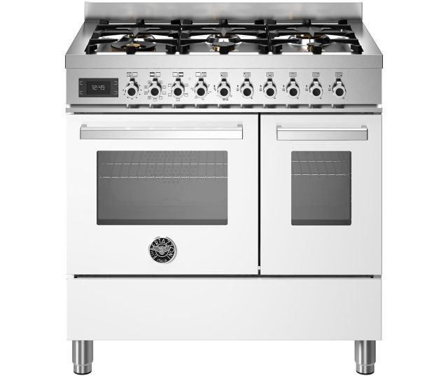 Bertazzoni PRO96L2EBIT2 fornuis, vooraanzicht met zes gasvlammen, bedieningspaneel en twee ovens
