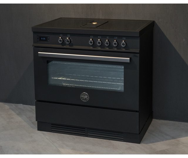 Bertazzoni PROCH94I1ECAT inductie fornuis met geïntegreerde afzuiging (kookveldafzuiging)