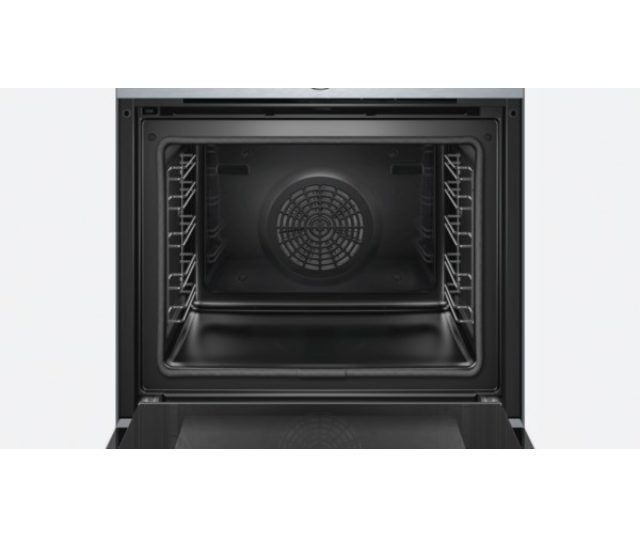 Foto van de binnenzijde van de Bosch HBG675BS1 inbouw oven