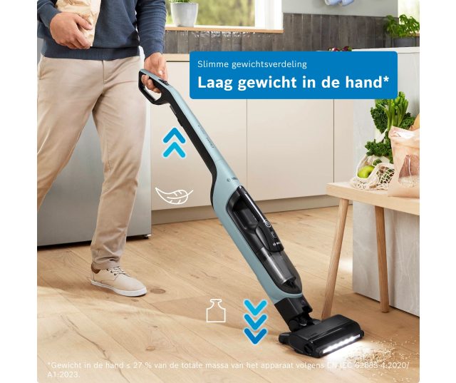 Bosch BCH4SM28 licht hanteren in staande positie ter demonstratie van gewicht en gebruiksgemak