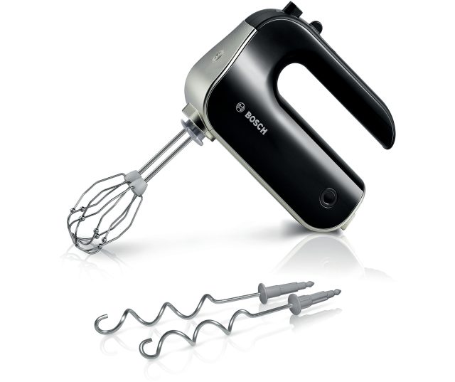 Bosch MFQ4730 handmixer zwart-zilver met garde en twee spiraalvormen kloppen, vooraanzicht met toebehoren