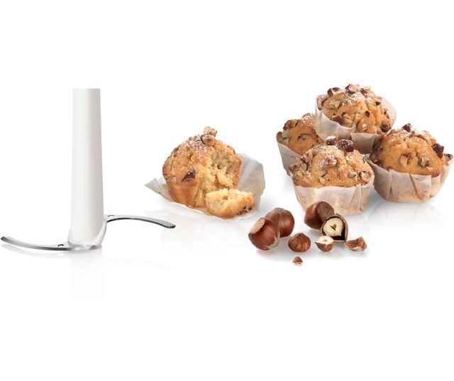 Bosch MMR08R2 met gehakte noten en muffins voor hakselfunctie