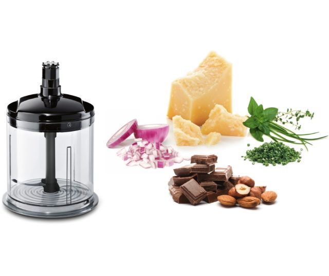 Bosch MSM67160 staafmixer chopperbakje met inhoud: kaas, ui, chocolade, kruiden en noten