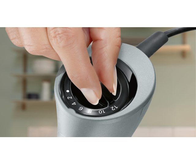 Bosch MSM67160 staafmixer besturingsring met snelheid 1-12 instellingen in detail bij hand