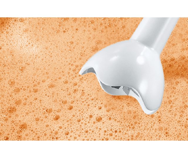 Bosch MSM6B100 mengvoet schoon op oranje leisteen werkblad close-up