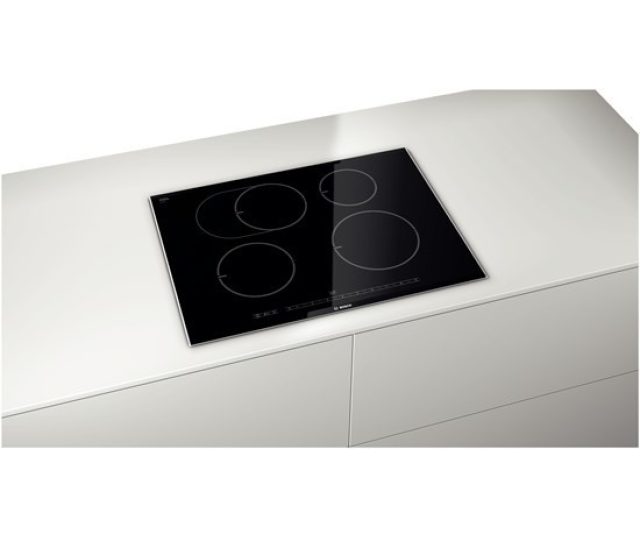 De Bosch PIB775N17E inductie wordt geleverd met gratis pannenset