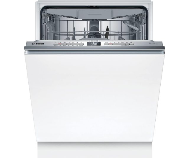 Bosch SMV4HCX07E volledig geïntegreerde vaatwasser met geopende deur en zicht op interieur met manden