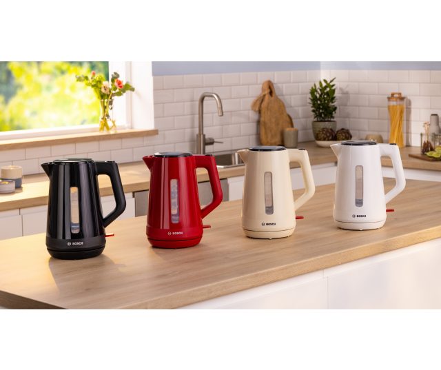 Bosch TWK1M123 waterkoker in vier kleuren (zwart, rood, beige, wit) in keukenrij