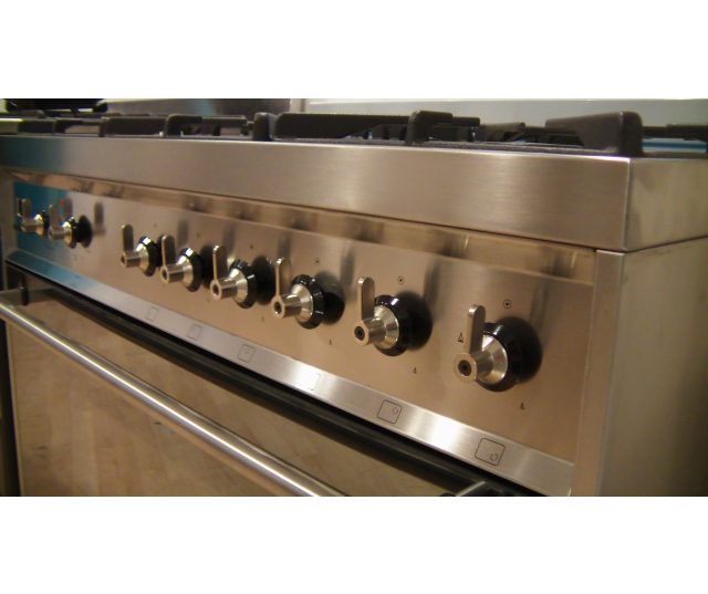 Het strakke design maakt de C9GMXNLB1 uitermate geschikt voor combinatie in de keuken