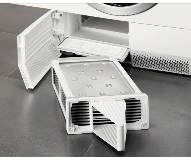 De condensator van de ELECTROLUX droger dient regelmatig gereinigd te worden