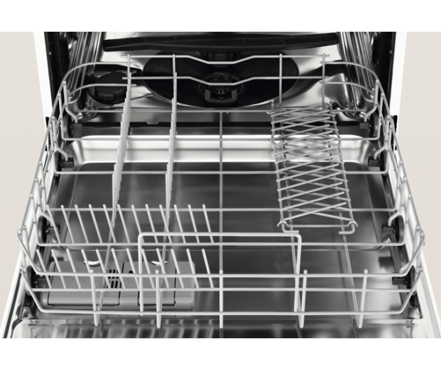 De onderkorf van de Electrolux ESF5541LOW vaatwasser is voorzien van neerklapbare steunen