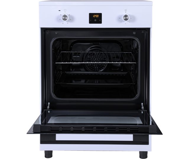 ETNA FI460WIT elektrische oven met deur geopend en timer display aktief