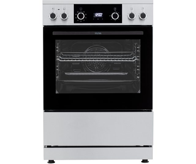 ETNA FI660RVS vrijstaand fornuis vooraanzicht met gesloten oven en bedieningspaneel met knoppen en display