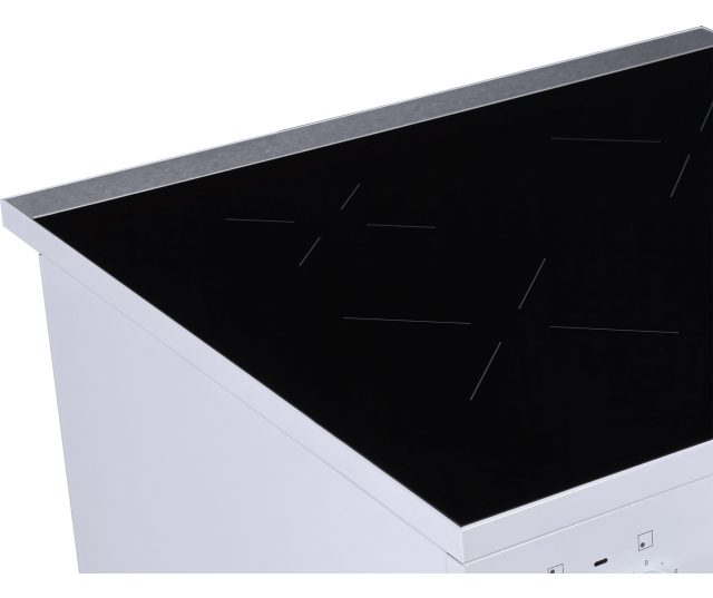 ETNA FI660WIT elektrisch fornuis inductiekookplaat detail met gladde zwarte glaskeramische oppervlak