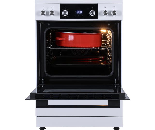 ETNA FI660WIT elektrisch fornuis geopende deur met brood bakken in verlichte oven
