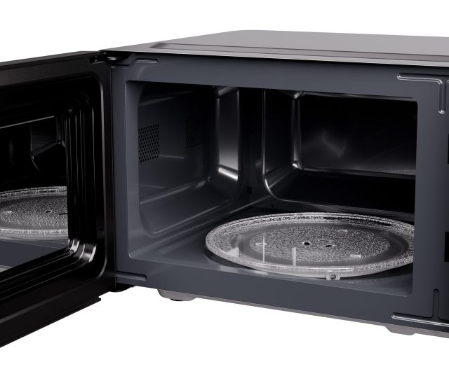ETNA SMV820 magnetron geopende deur met inzicht magnetronkamer, ventilatie en draaischijf systeem