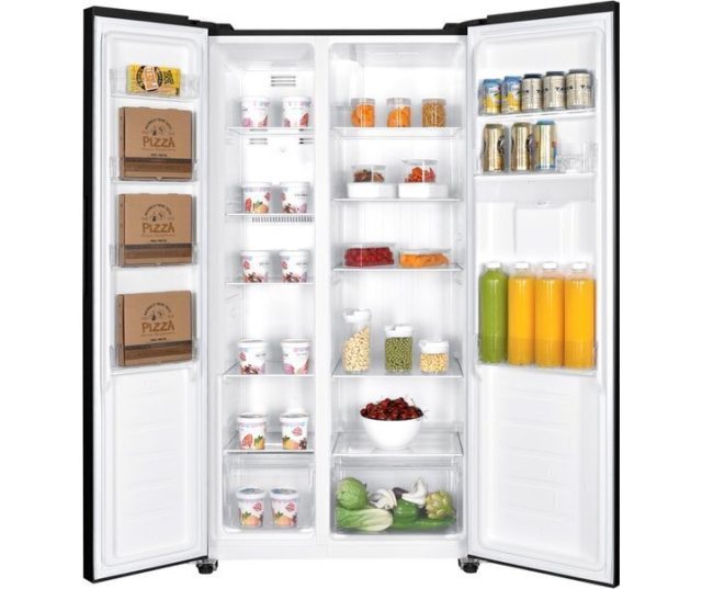 Exquisit side-by-side koelkast geopend