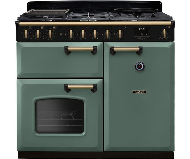 Falcon Classic Deluxe 2026 100 Gas fornuis vooraanzicht in saliegroen met zwart fornuisblad en twee ovens