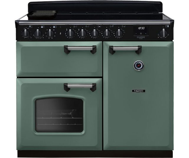 Falcon Classic Deluxe 2026 100 Inductie fornuis, vooraanzicht groen model met dubbele ovens en inductiekookplaat