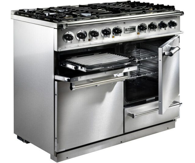 Falcon Deluxe 1092 Gas fornuis wit uitvoering, vooraanzicht met gaskookplaat bovenop en drie ovens