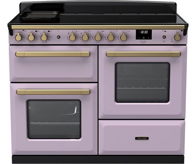 Falcon Estel Deluxe 110 Inductie vooraanzicht in roze met dubbele ovens en inductiekookplaat