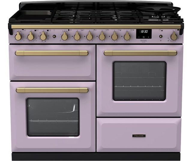 Falcon Estel Deluxe 110 Gas fornuis vooraanzicht in pastelroze met dubbele ovens en gasplaat