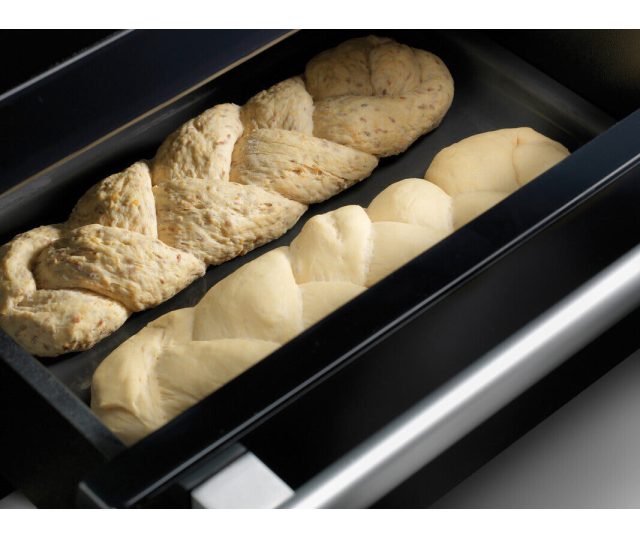 Grilllade Falcon Nexus 110 geopend met gegrild vlees