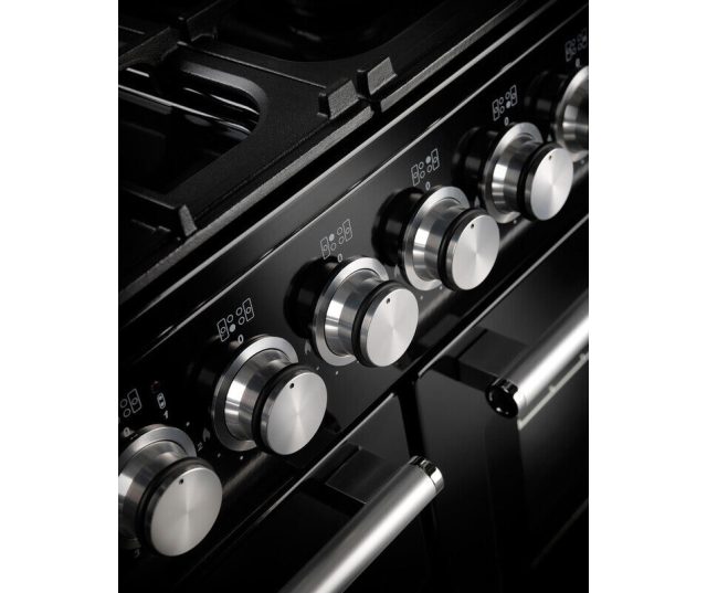 Bedieningsknoppen en knoppen van Falcon Nexus 90 Gas gasfornuis in detail