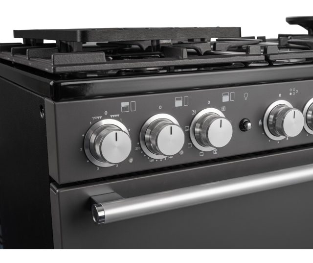 Bedieningspaneel detail Falcon NEX100DFSTST/CM_E1 met temperatuurregelaar en digitale klok
