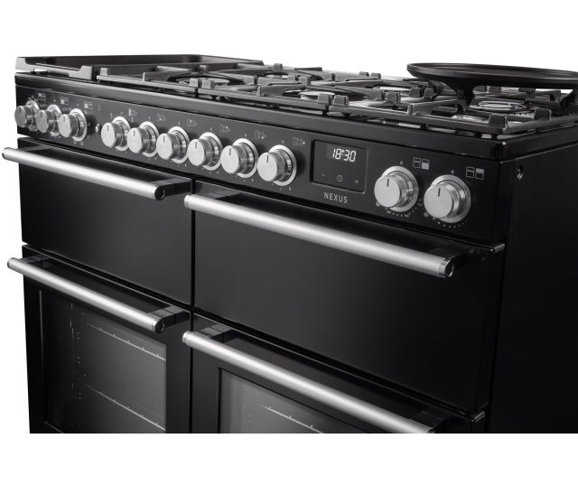 Falcon NEXO110DFPCBL zwart fornuis linkerkant detail met handgrepen en oven-aanzicht