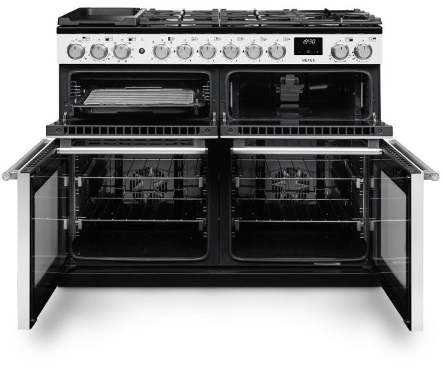 Falcon NEXO110DFPCBL zwart fornuis geopende deuren met twee ovens en roostervlakken zichtbaar