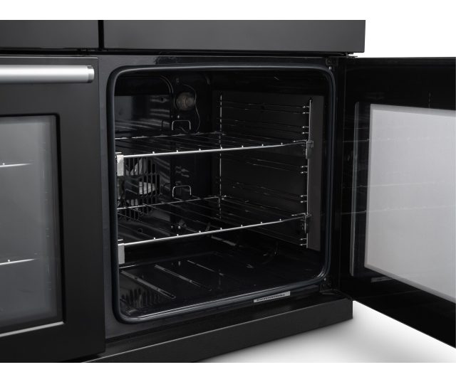 Falcon NEXO110EISTST fornuis linkeroven geopend met schappen en ventilator