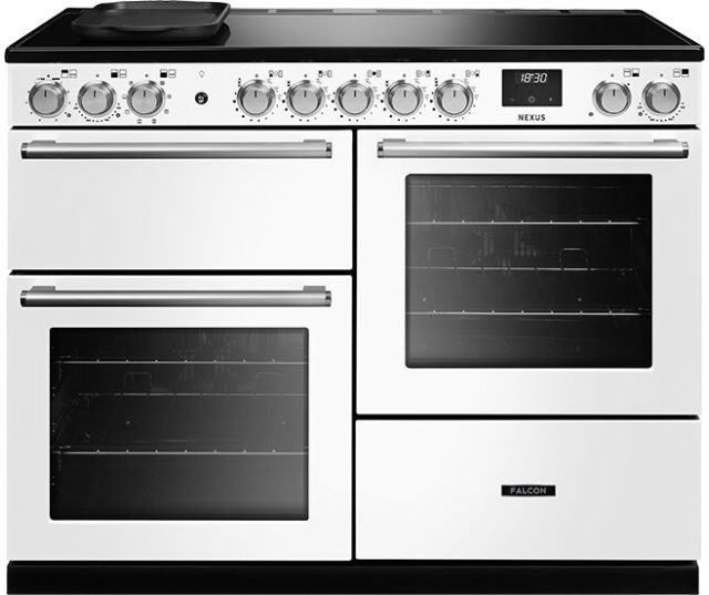 Falcon NEXO110EIPWHT/CM_E1 dubbele ovenrange vooraanzicht met bedieningsknoppen en digitaal display