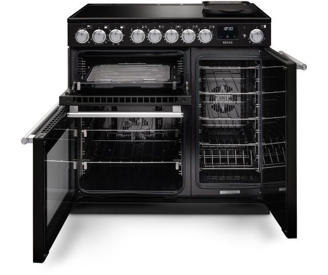 Falcon Nexus 2026 90 fornuis grijze uitvoering met beide ovendeuren geopend en zichtbare interieur